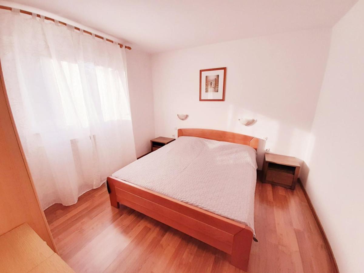 Apartments Renato Muzic Đảo Cres Ngoại thất bức ảnh